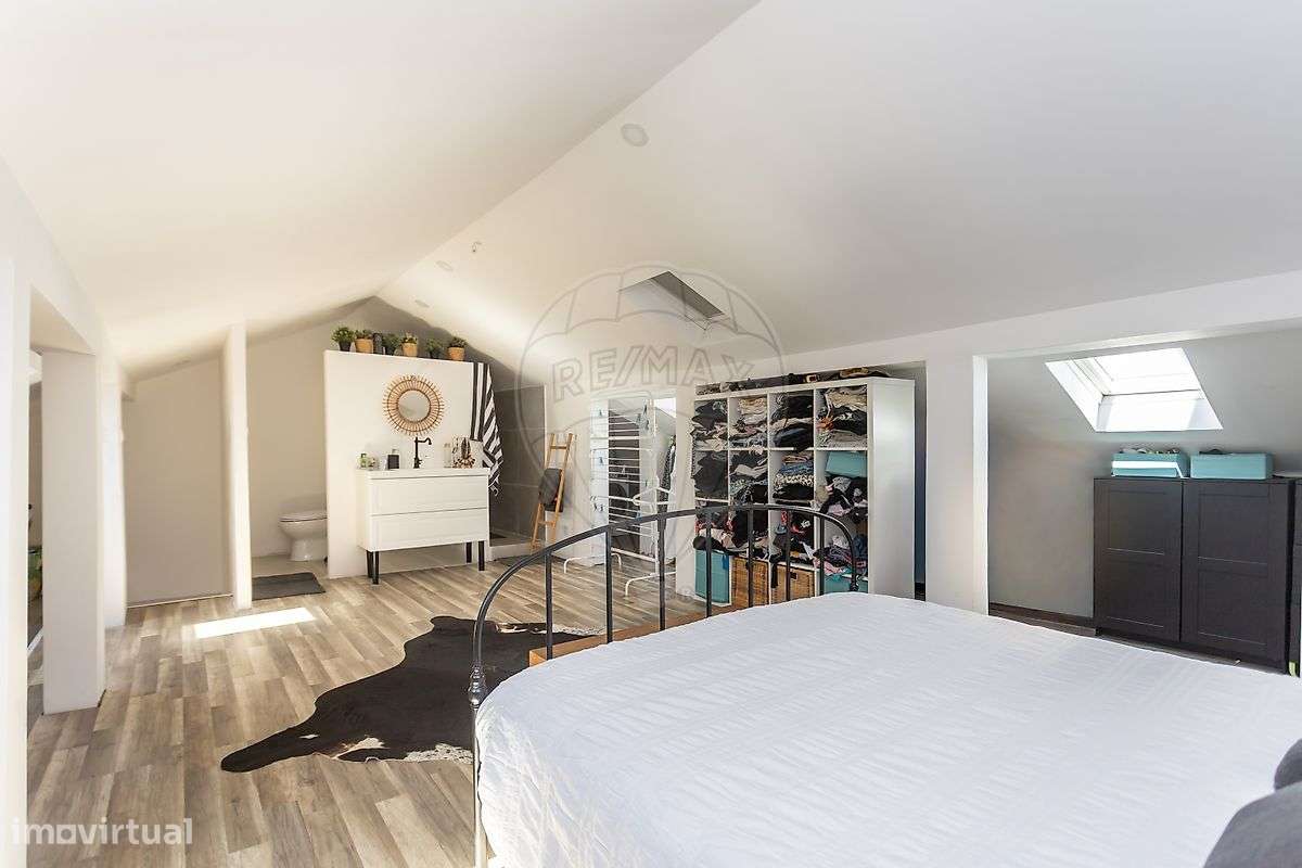 Apartamento T3 à venda em Almada-34