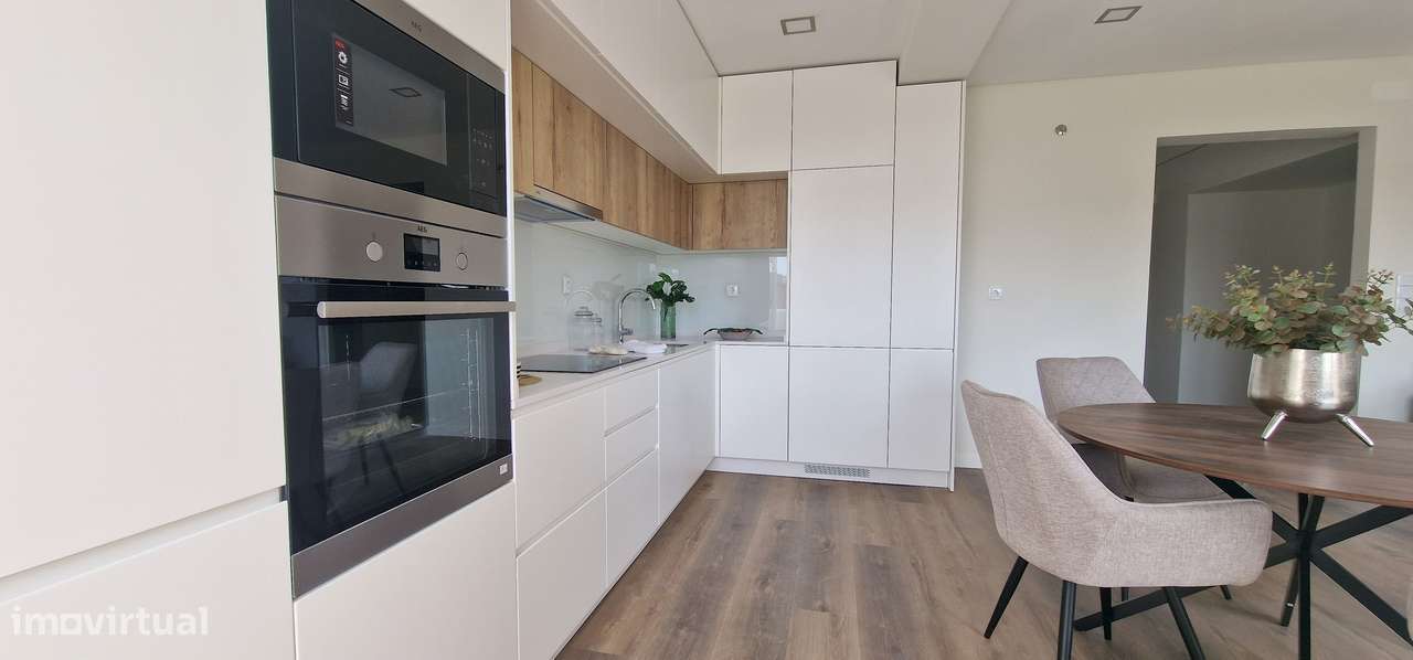 Apartamento T3 de Luxo e Modernidade no Coração de Benfica com Vista p-0