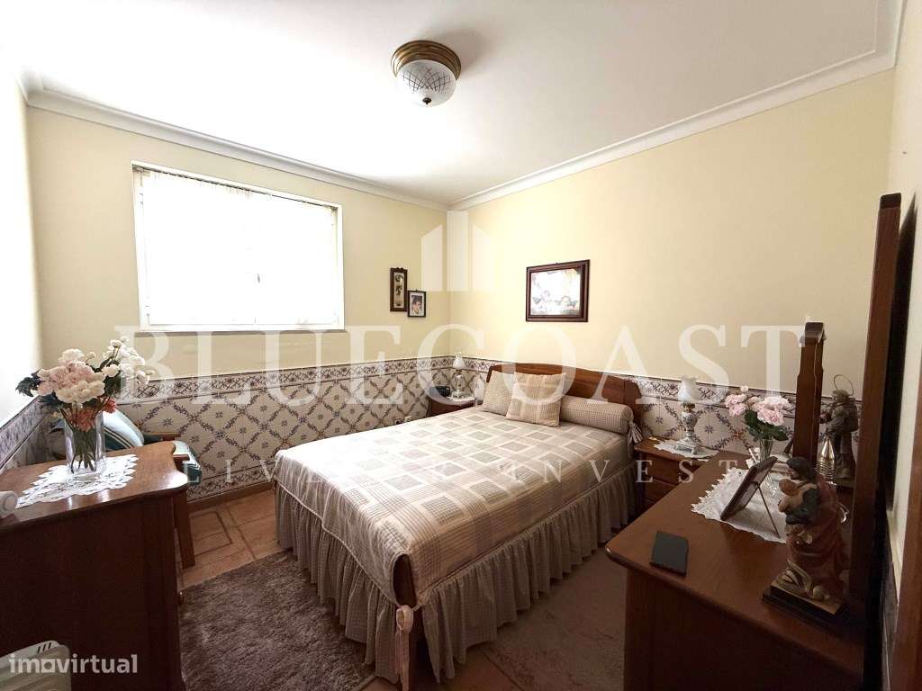 Moradia V4 com 3 Pisos - Espaço e Conforto-49