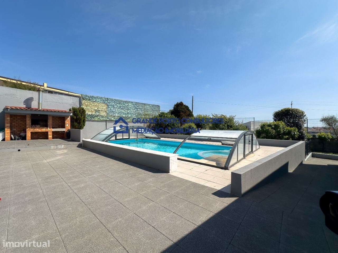 Moradia T4 com piscina junto à Praia da Memória / Matosinhos-1