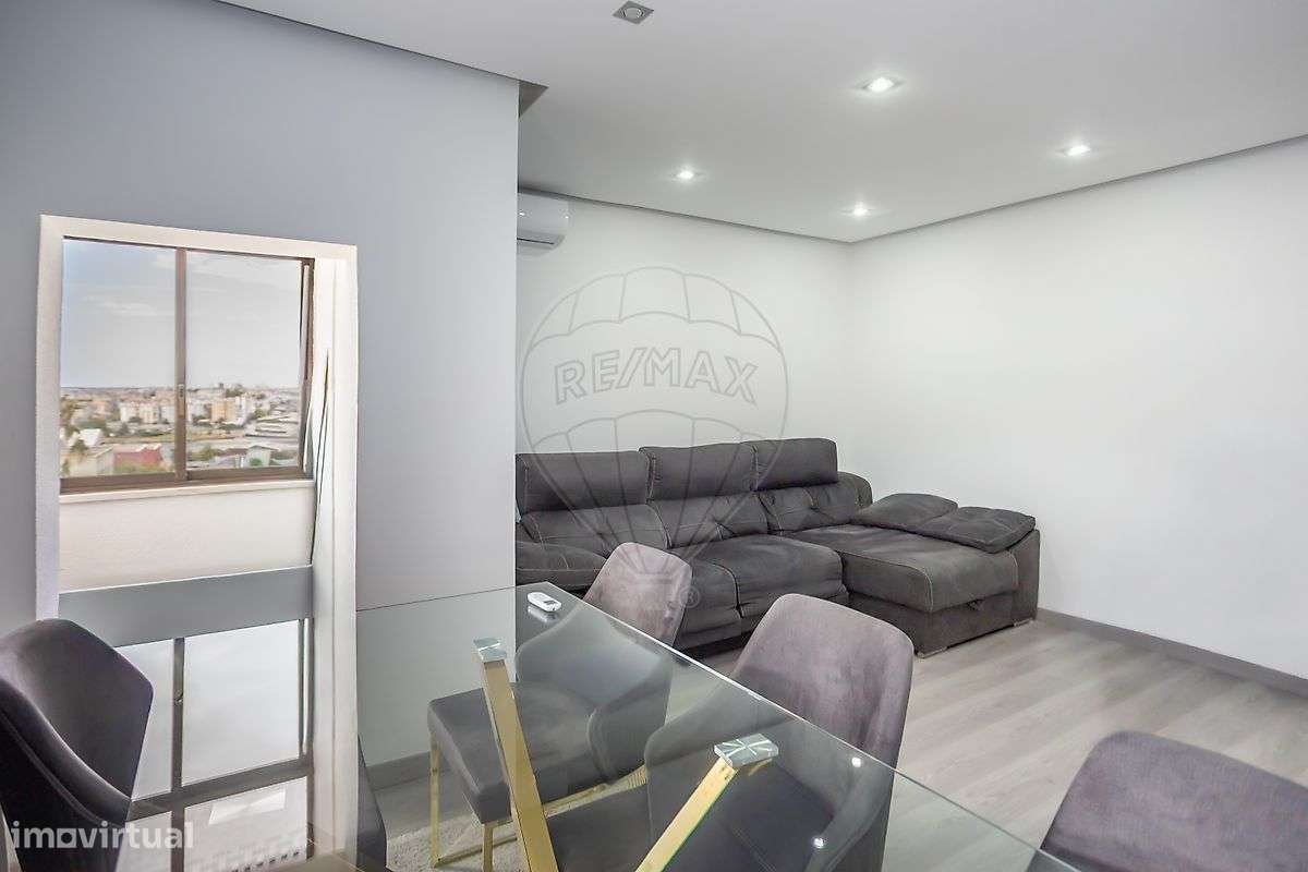 Apartamento T2 para venda em Paio Pires-5