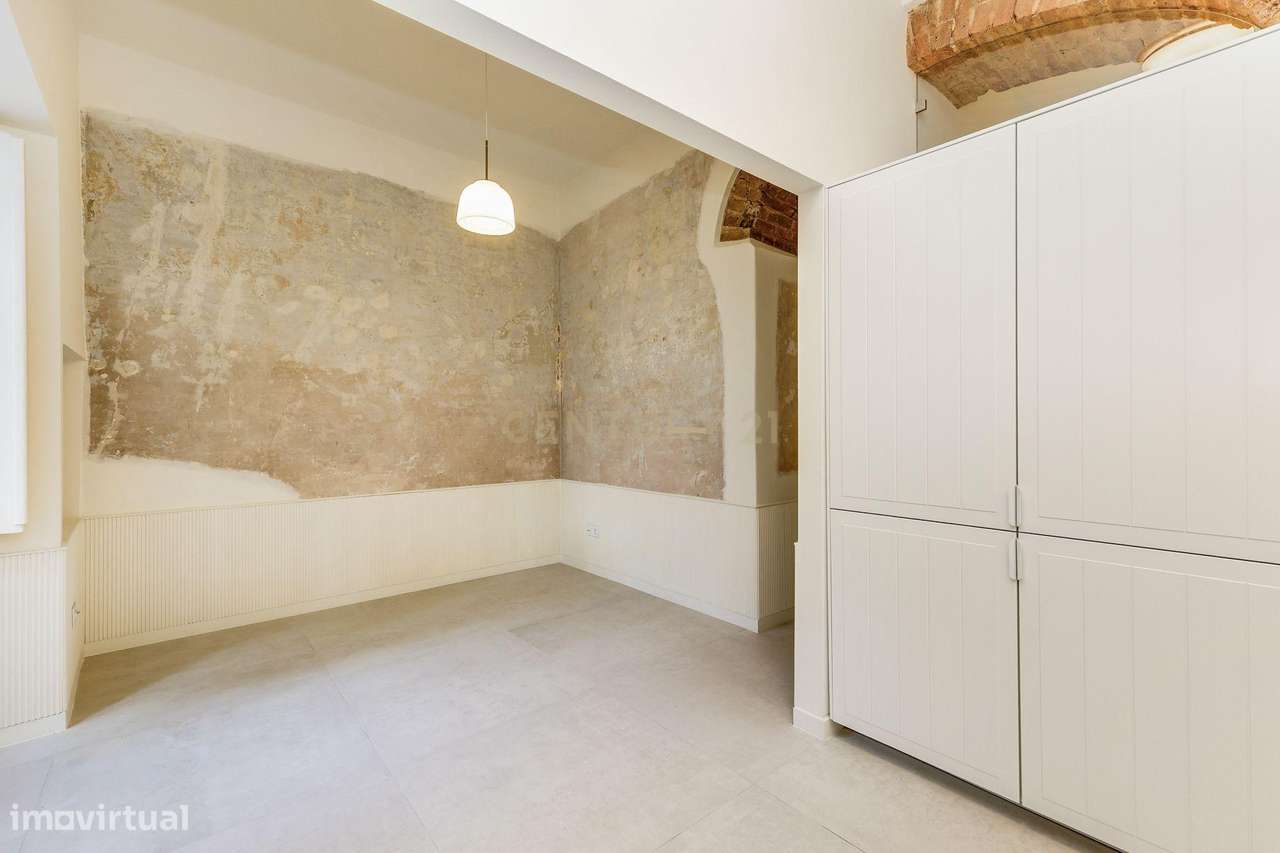 Apartamento T1 Totalmente Remodelado – Rua Abílio Lopes do Rego, Estre - Grande imagem: 2/28