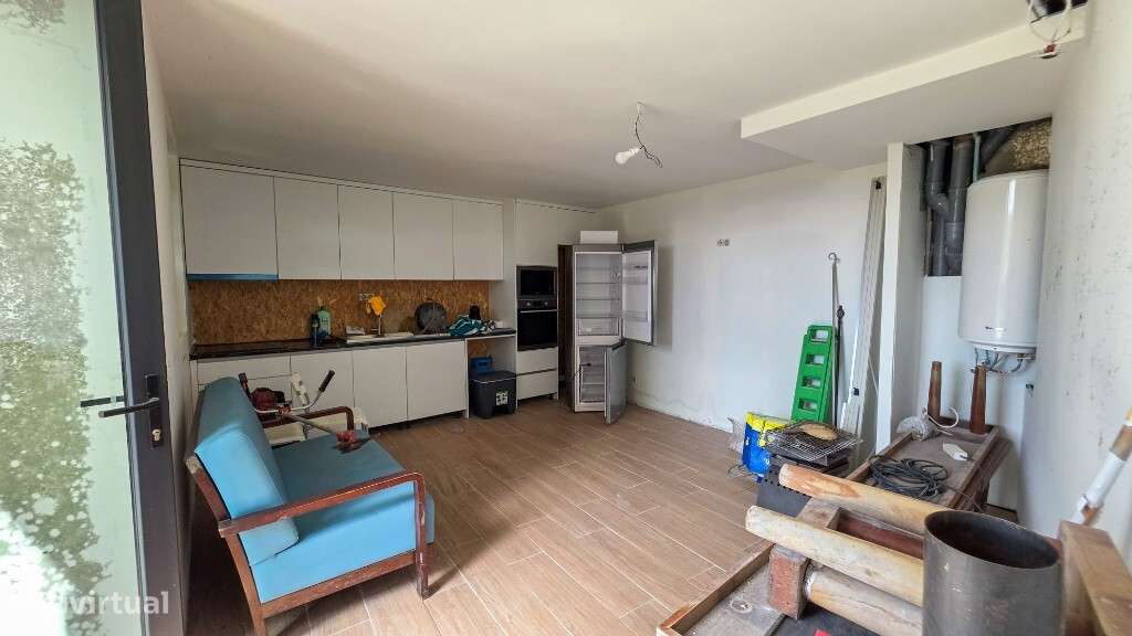 Moradia Ind. V4 p/ concluir c/ piscina - Pinheiro-18