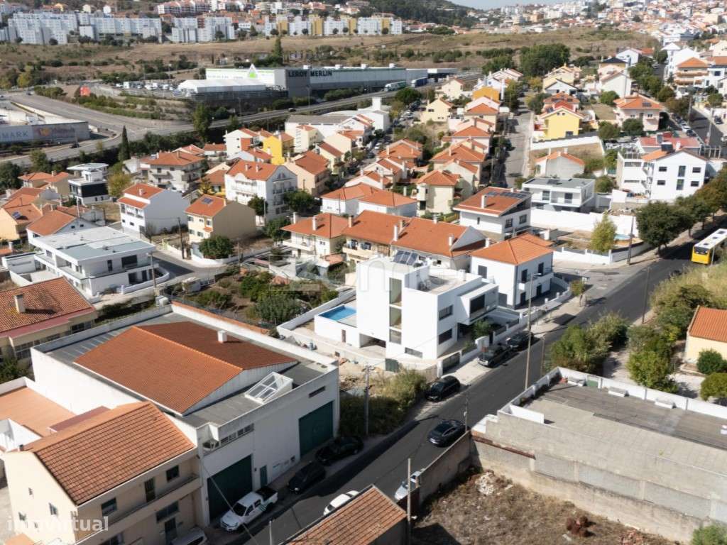 Moradia T6 Famões-31