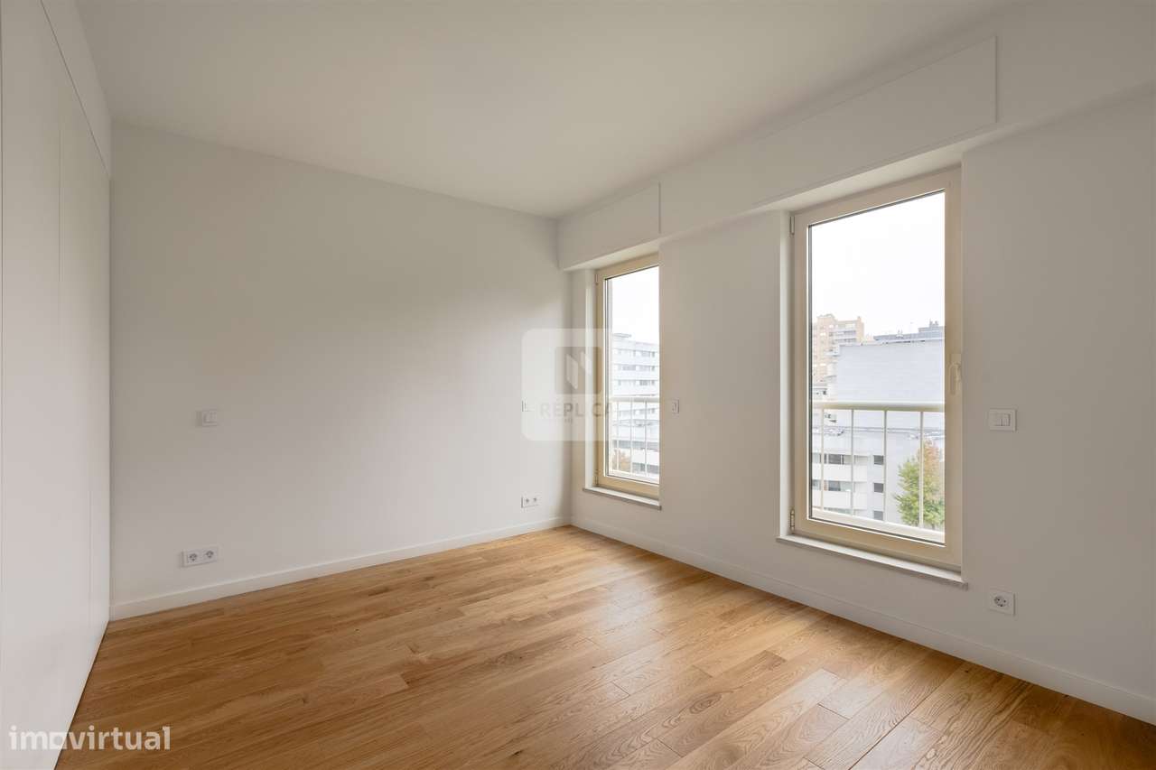 Apartamento T3 Remodelado em Condomínio Fechado no Campo Alegre - Grande imagem: 3/36