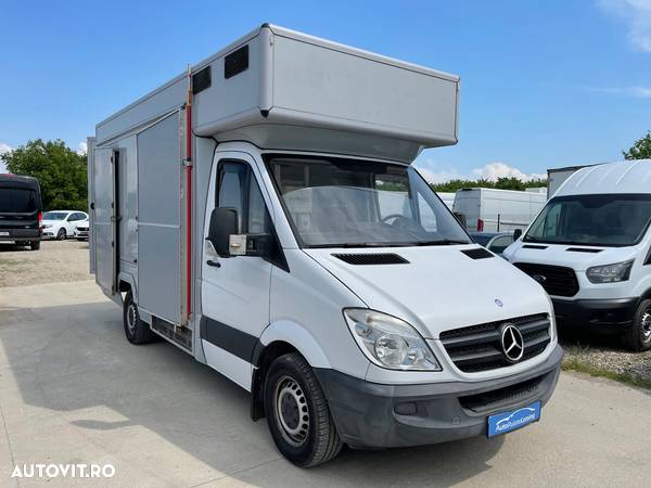 Mercedes-Benz Sprinter - 2