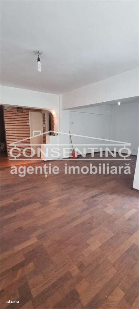 Se vinde imobil edificat in 1984 , cu 4 camere , etaj 2, liber ,Centru-7