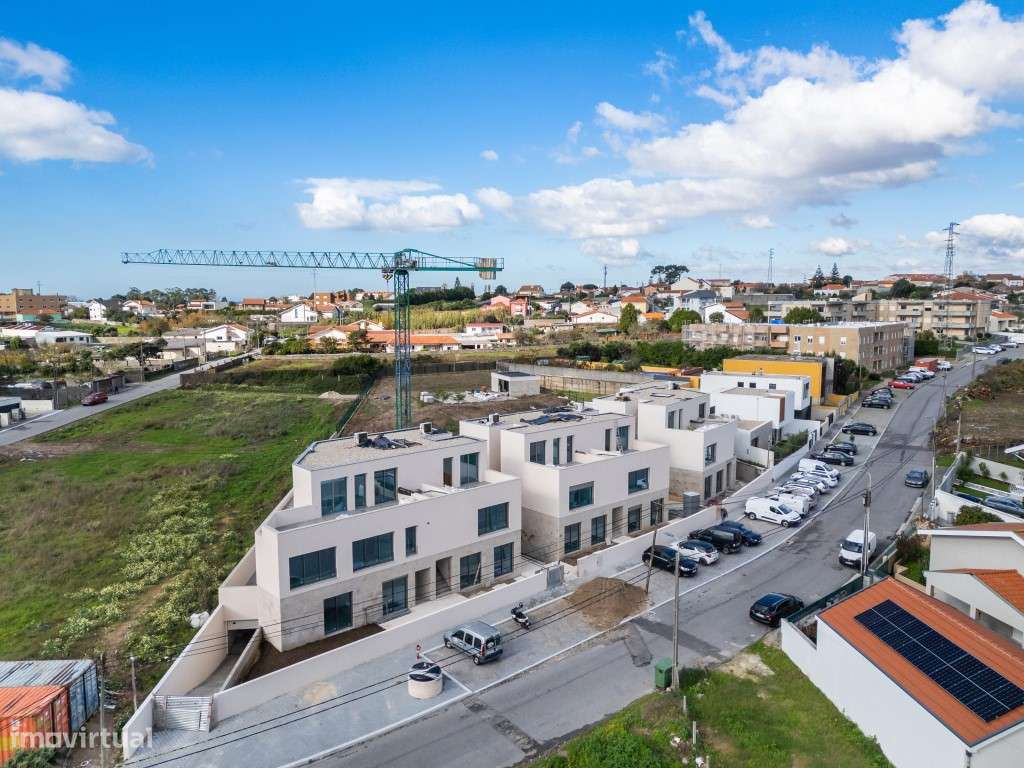 Moradia V3 Geminada com terraço e jardim, a 900 metros do mar-15