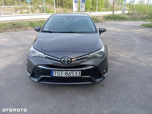 Toyota Avensis 1.8 Premium MS - 3