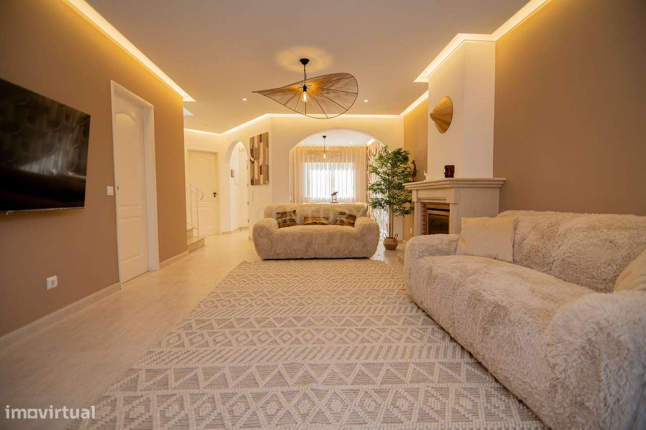 Luxuosa Moradia T3  Inserida no Condomínio Oásis Park Renovada  em Por - Grande imagem: 4/20