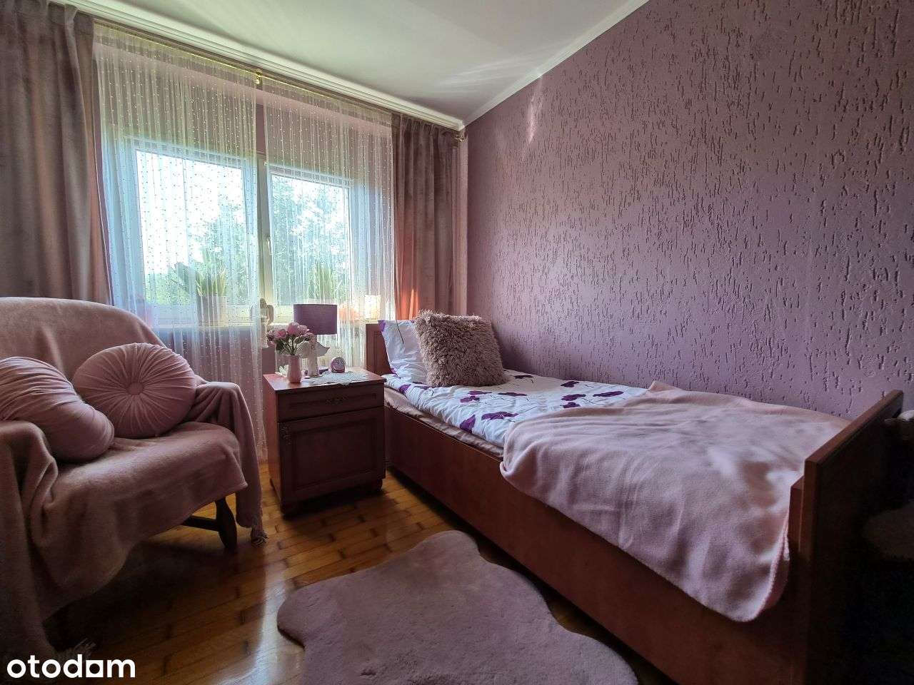 Klasyczna elegancja, dużo przestrzeni i gotowe do zamieszkania!-9