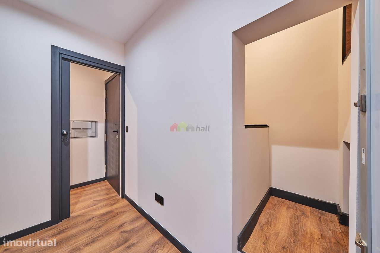 Apartamento T2 remodelado em Lisboa-4