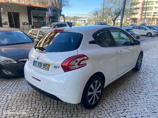 Peugeot 208 1.4 e-HDi Access 2-Tronic - 19