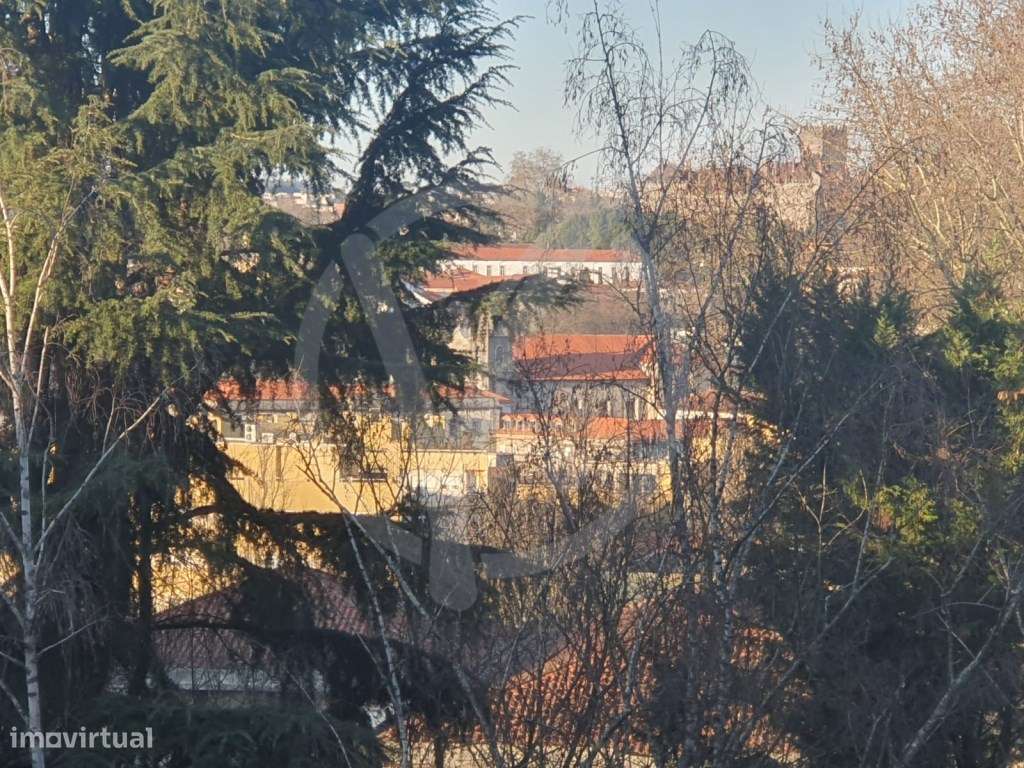 Arrenda excelente T3 no centro da cidade de Guimarães - Garagem e a... - Grande imagem: 4/18