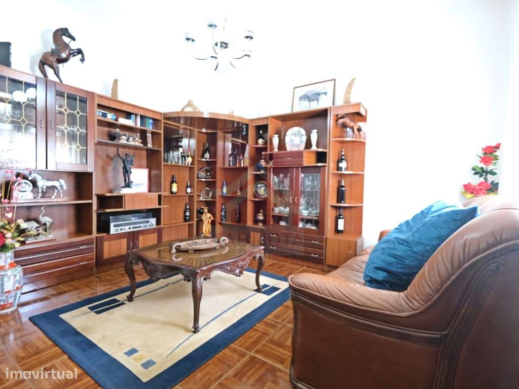 Moradia V3+1 em Fânzeres-25