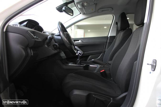 Peugeot 308 1.5 BlueHDi Style - 11