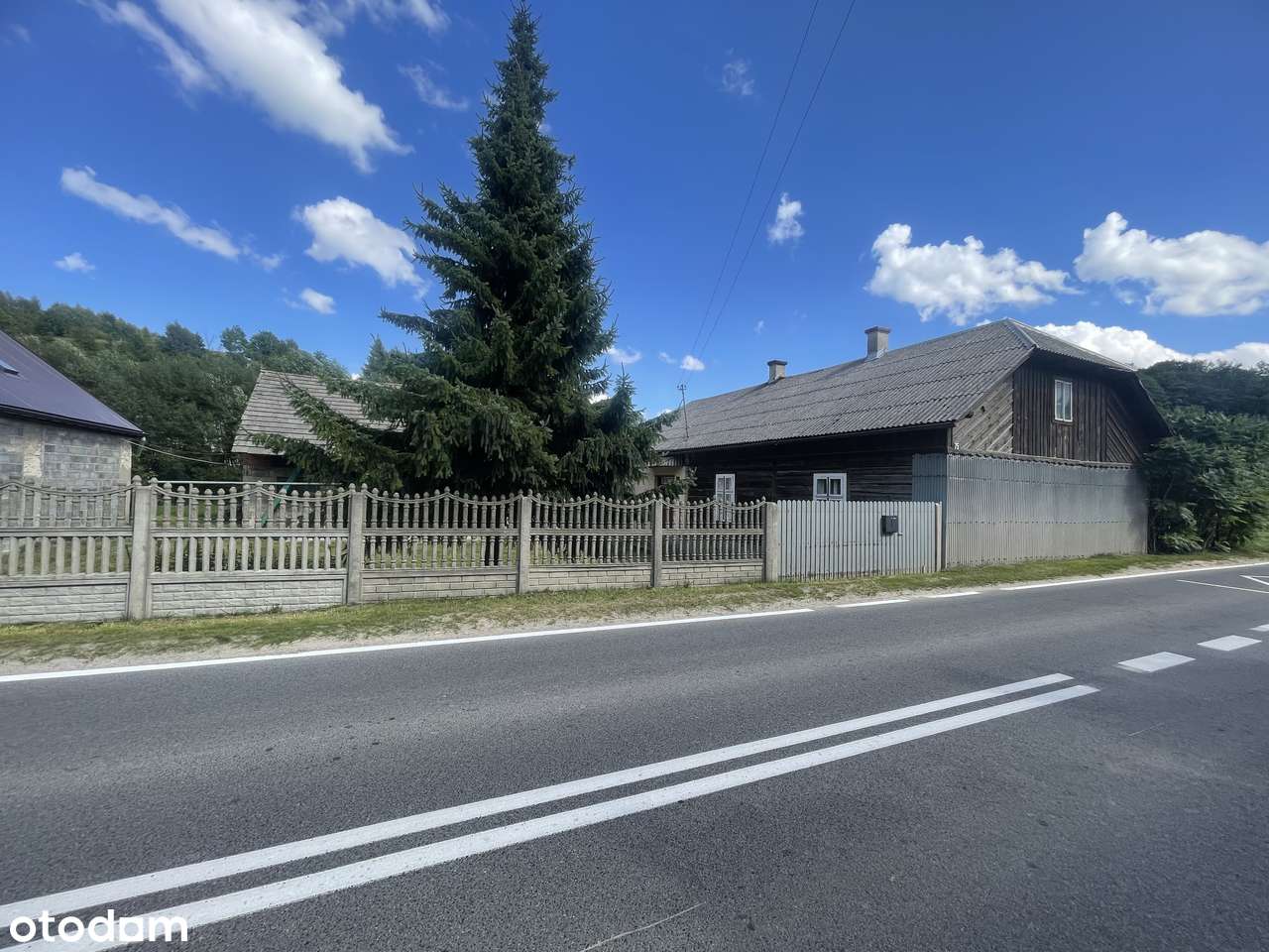 Dom wolnostojący w cichej i spokojnej wsi, duża działka 12 arów