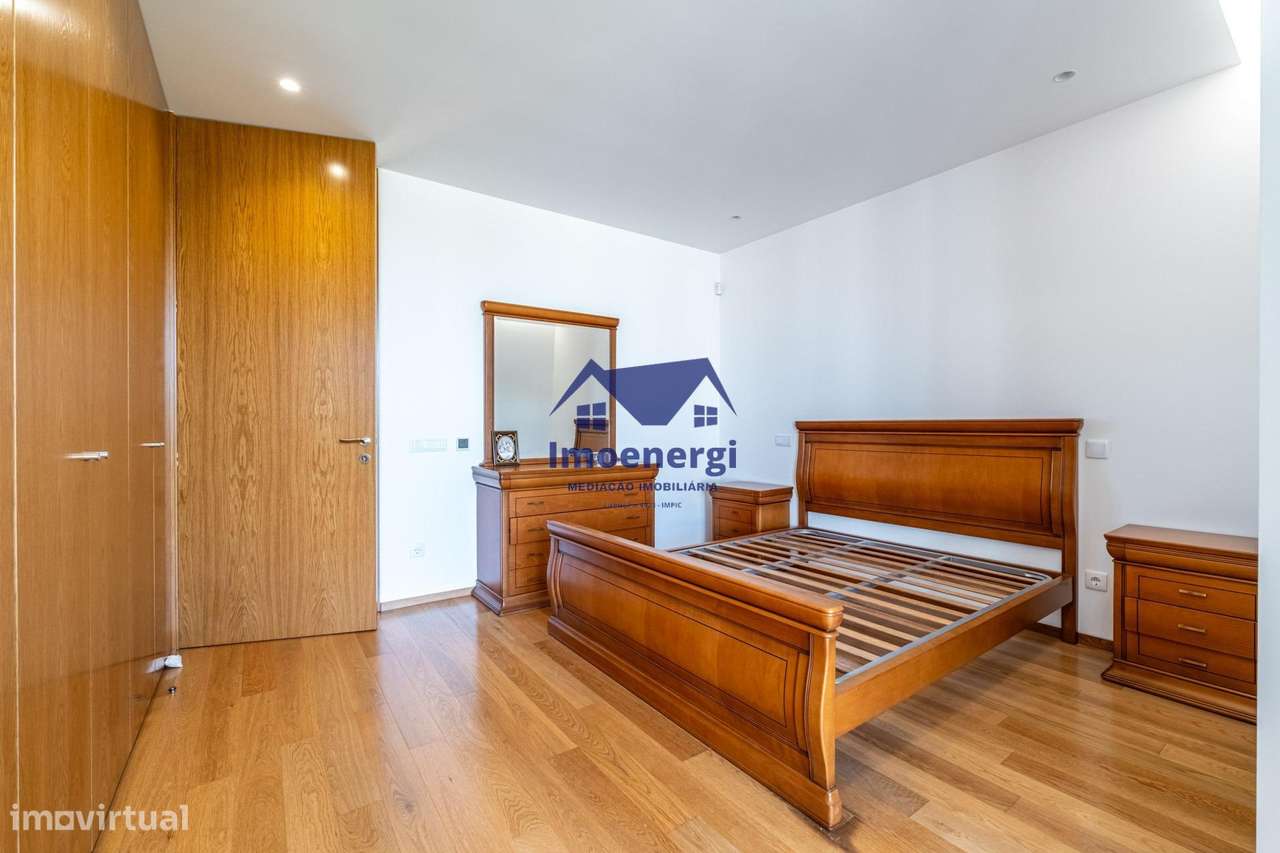 Excelente Moradia T4 de Luxo – 4 Frentes - Argivai-8