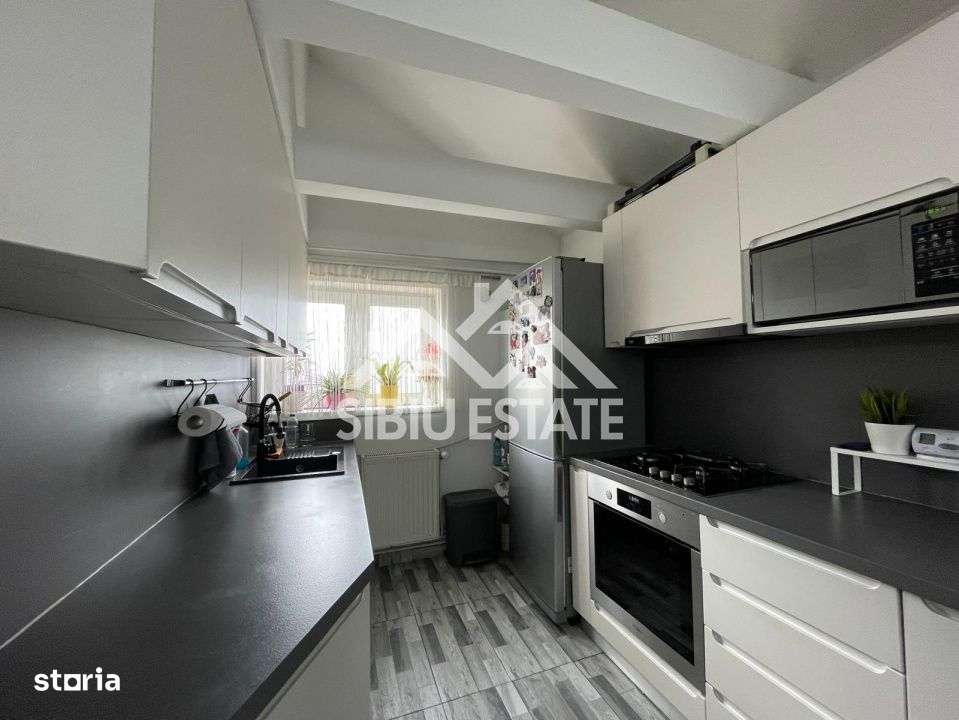 Apartament de vanzare, cu 4 camere,  82.4 mp. -Calea Cisnadiei (Ciresi - Imagine principală: 5/20