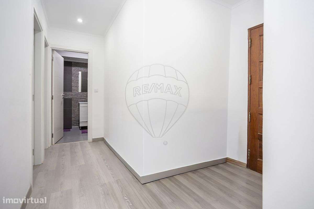 Apartamento T2 para venda em Paio Pires-11