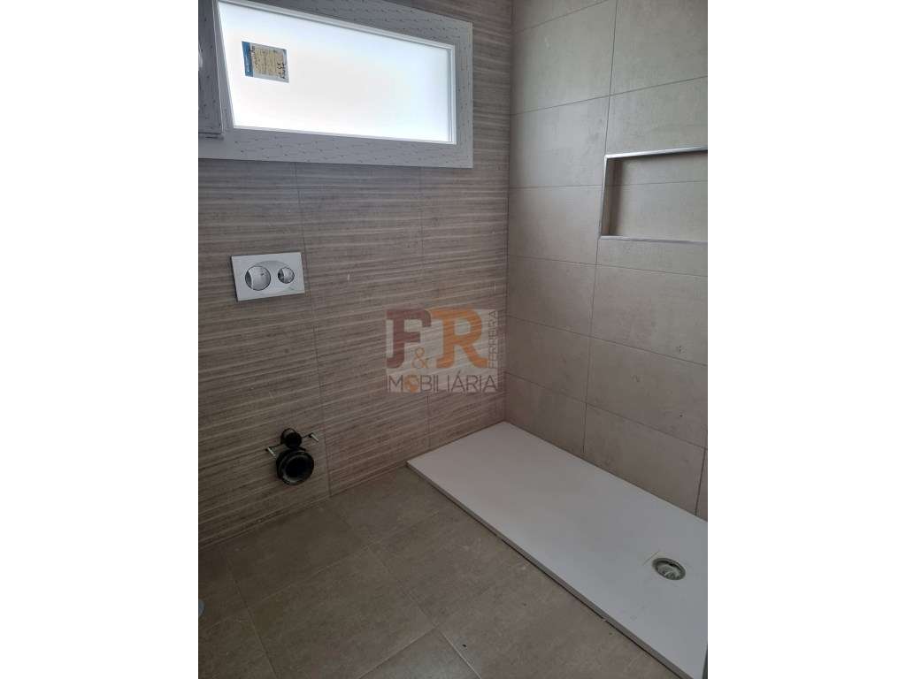 Moradias Geminada DuplexT3 com Pérgola. Pinhal do General. Fernão F...-26