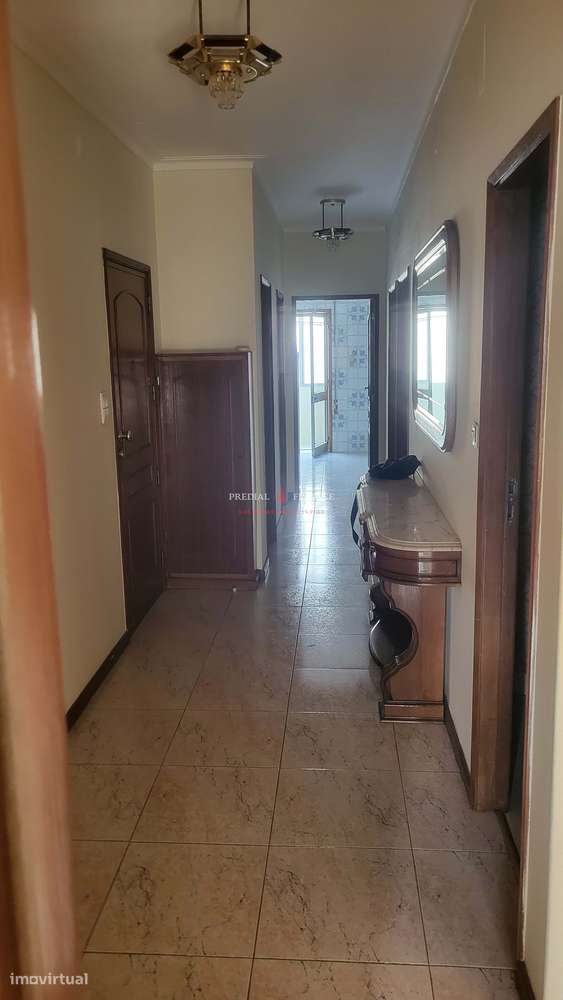 T2+1 Luminoso com Garagem Ampla em Ramalde – Zona em Valorização-17