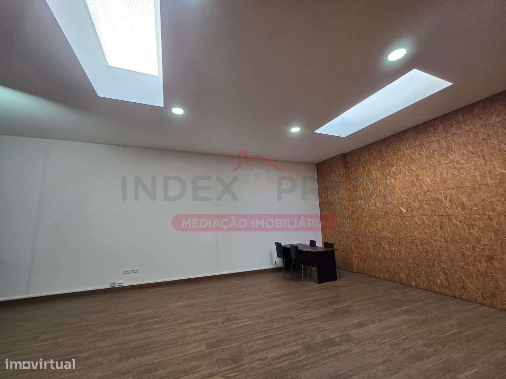 Escritório amplo com WC - Arrendamento - Águeda - Grande imagem: 4/6