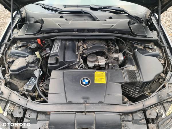 BMW Seria 3 318i - 23