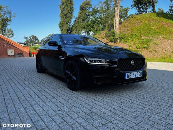 Jaguar XE 25t Prestige - 25