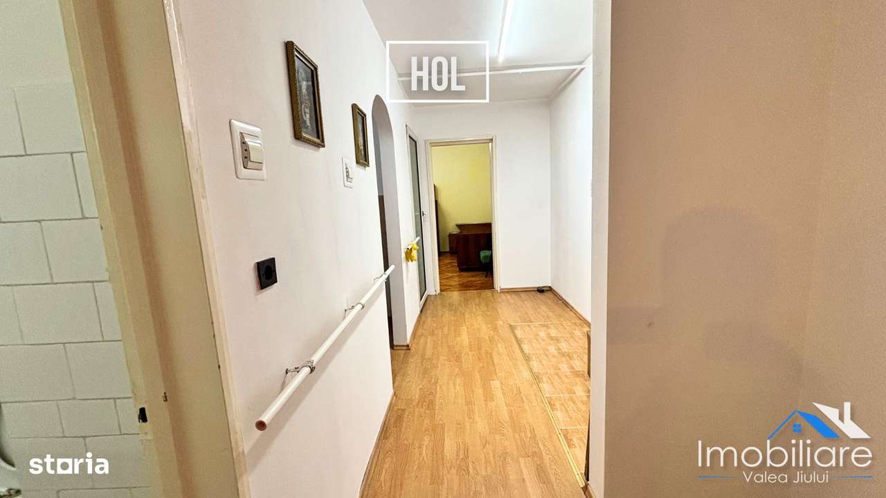 Apartament 2 camere – Petrila, Str. 8 Martie-9