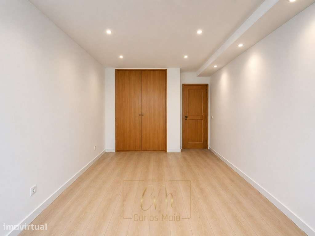 Apartamento T4 com garagem fechada no centro da Póvoa de Varzim-7