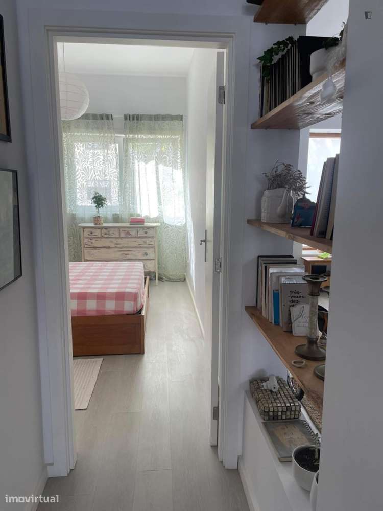 Quarto - localizado em Matosinhos - Grande imagem: 3/7