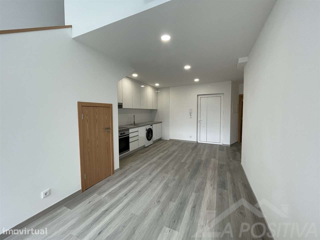 Apartamento T1+1 Venda em São João da Madeira,São João da Madeira-10