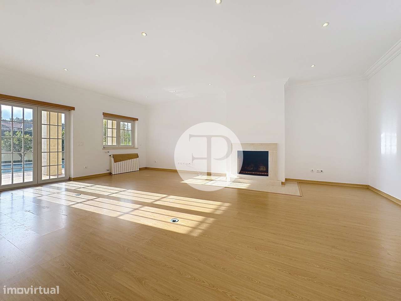 Moradia T5 com piscina no Nadadouro | 408 m² | Lote de 809 m²-3