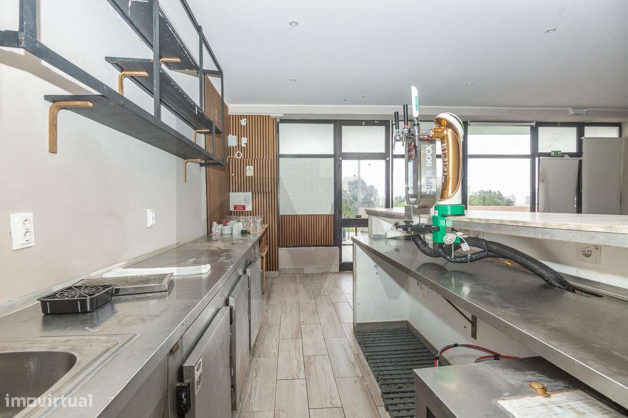 Loja - Snack Bar com esplanada para venda em Portimão-8