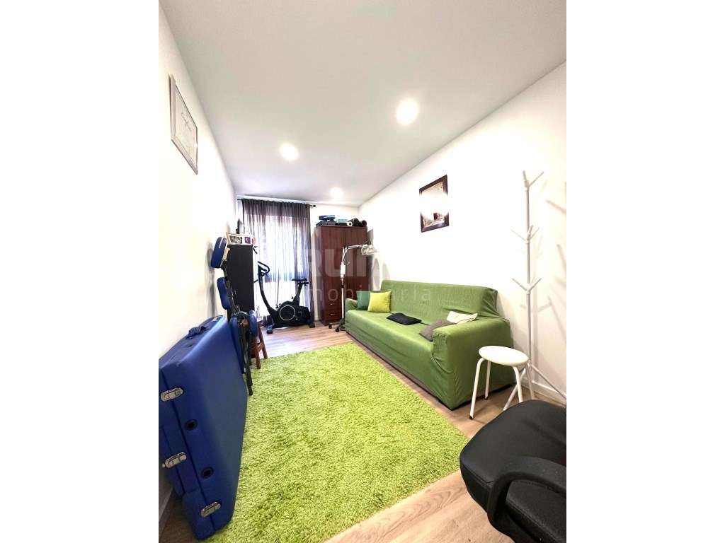 Apartamento T3 com Sótão e Garagem - Excelente Oportunidade!-11