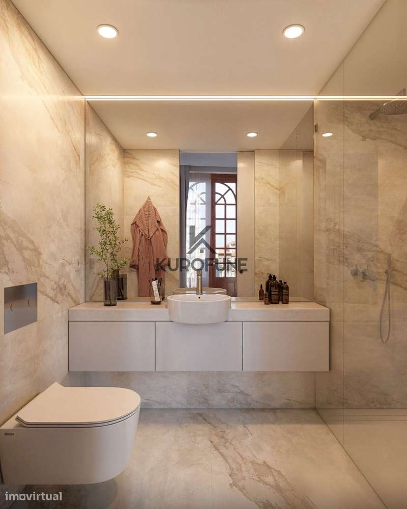 PREDIO COM PROJETO APROVADO PARA RECUPERAR NA SÉ DO PORTO-4