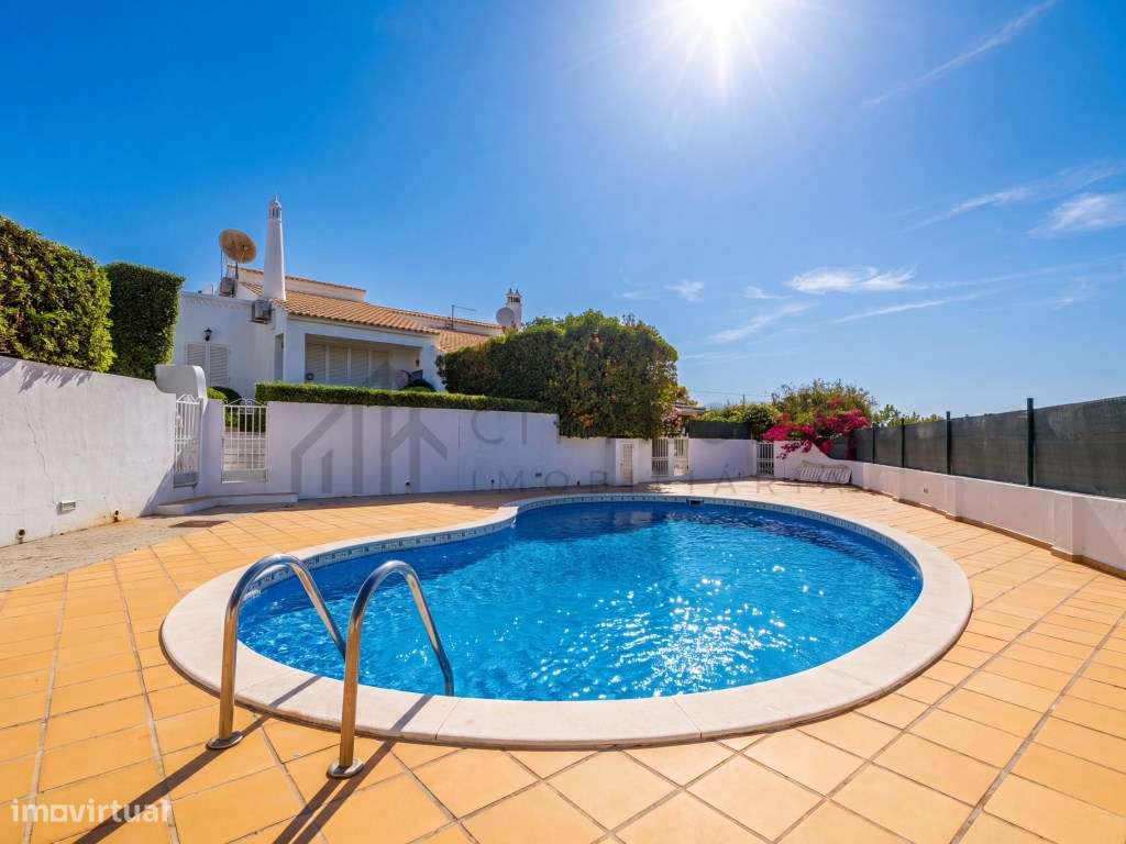 Moradia Duplex tipo T2 com Jardim e Piscina em Condomínio Privado-28