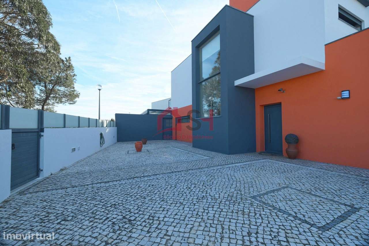 *Deslumbrante Moradia T4, Independente – SILVEIRA  *-6