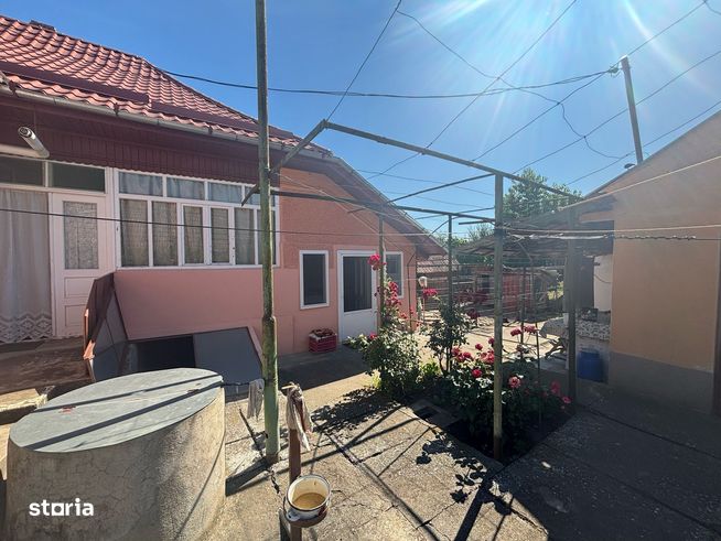 Sancraiu de Mures - Vanzare casa 3 camere - Str. Delureni-0