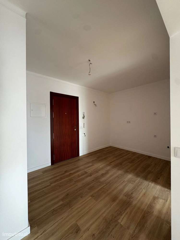 T2 Renovado com Varandas e Excelente Luminosidade – Zona Central de Ol - Grande imagem: 4/16