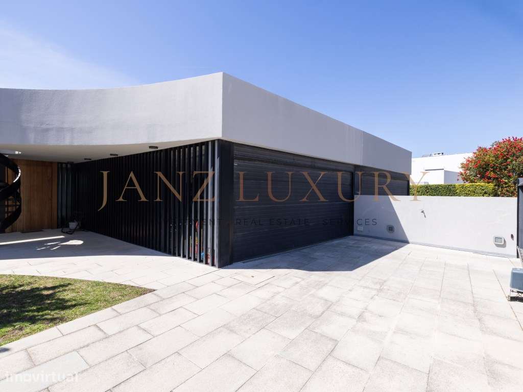 Moradia T4 Contemporânea com Vista Mar Total e Rooftop | Paço de Arcos-52