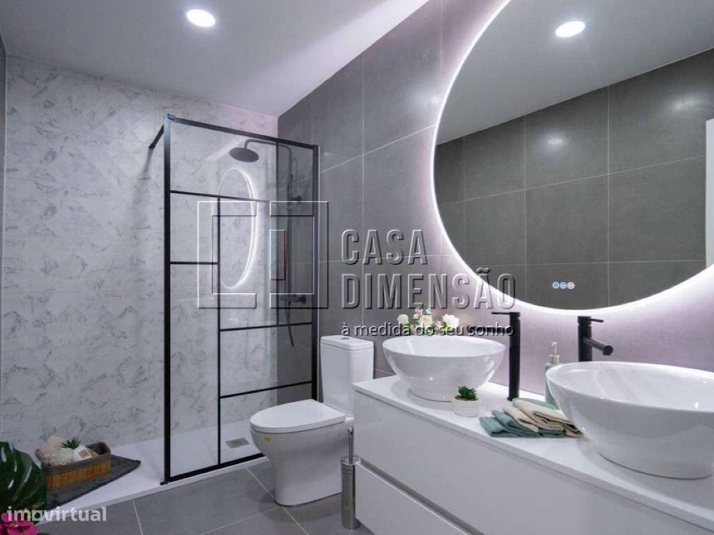 Apartamento de tipologia T3 com varanda, mobilado e equipado em Ben...-50