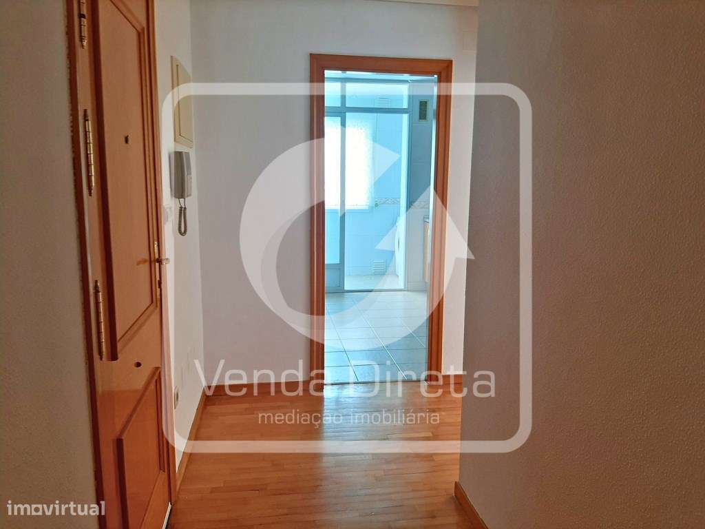 Apartamento T3 | 137 m² | Varanda | Arrecadação | Estacionamento | ...-6