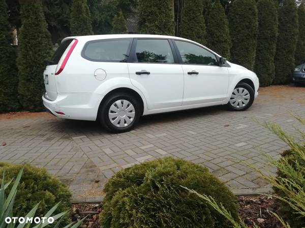 Ford Focus 1.6 TDCi Ambiente - 8