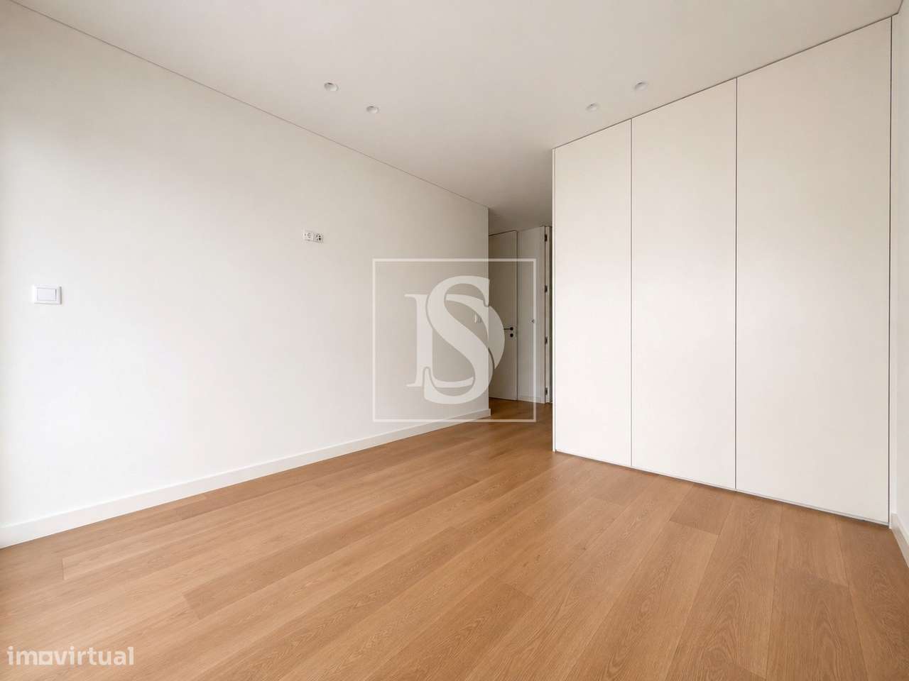 Apartamento T3 em Darque - Novo, c/Garagem e elevador-18