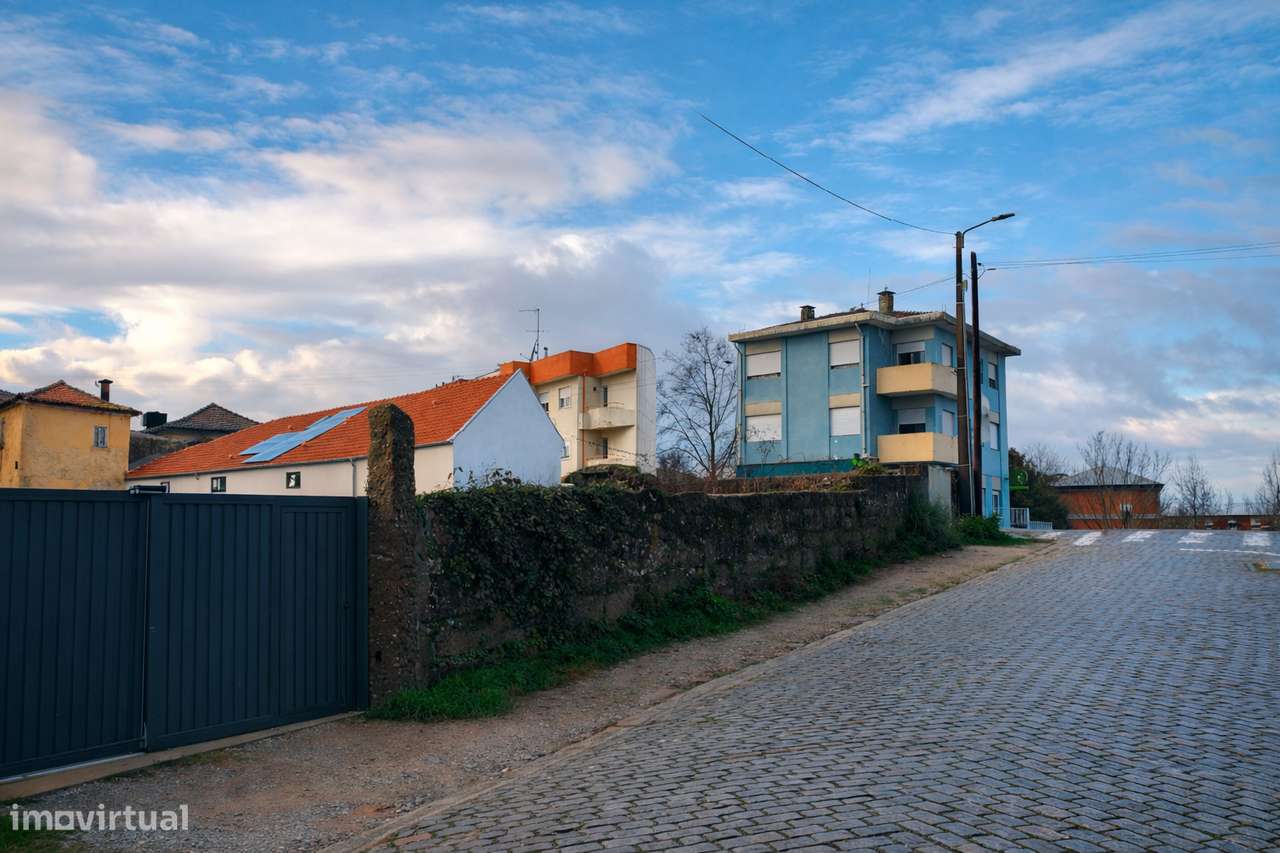 Terreno com PIP Aprovado para 9 Apartamentos | 1.098 m² de Construção-8