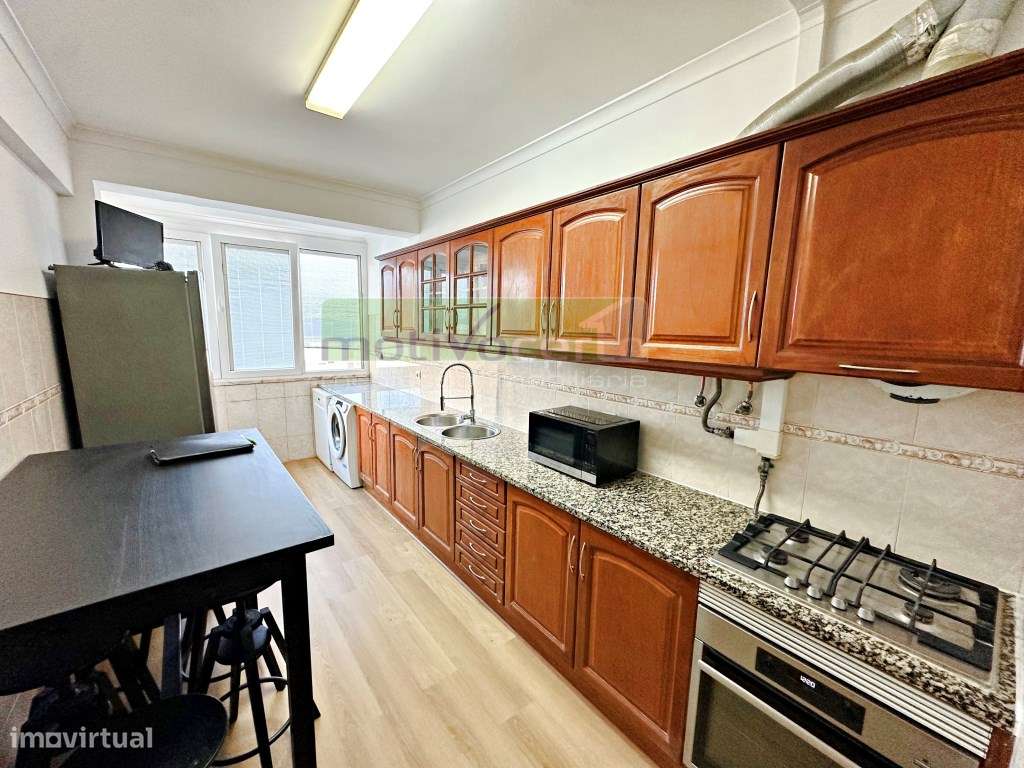 T2 Luminoso no Cacém com Varanda. Perto da Escola Secundária Gama B...-5