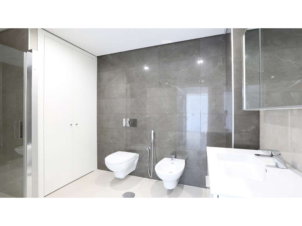 Penthouse T2 com vista panorâmica de mar e terraço privado em condo...-20