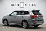 Mitsubishi Outlander - 3